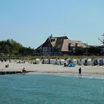 Meerfarbig - Haustierfrei -balkon - Glasfaser - Parkplatz - Fahrradschuppen - Zentral&ruhig - E-ladesaeule - Waschtrockner - Nichtraucher Zingst