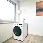 Meerfarbig - Haustierfrei -balkon - Wlan - Parkplatz - Fahrradschuppen - Zentral&ruhig - E-ladesäule - Waschtrockner - Nichtraucher Apartment Ostseeheilbad Zingst