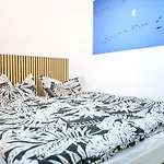 Lejlighed Meerfarbig - Haustierfrei -balkon - Glasfaser - Parkplatz - Fahrradschuppen - Zentral&ruhig - E-ladesaeule - Waschtrockner - Nichtraucher