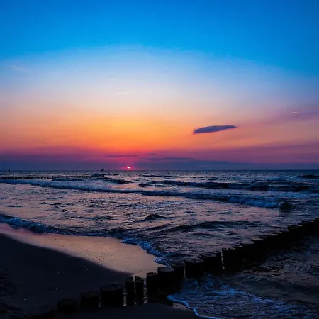 Meerfarbig - Haustierfrei -balkon - Glasfaser - Parkplatz - Fahrradschuppen - Zentral&ruhig - E-ladesaeule - Waschtrockner - Nichtraucher Zingst