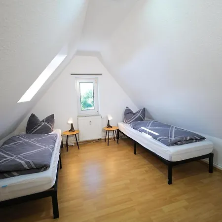 Meerfarbig - Haustierfrei -balkon - Glasfaser - Parkplatz - Fahrradschuppen - Zentral&ruhig - E-ladesaeule - Waschtrockner - Nichtraucher Zingst