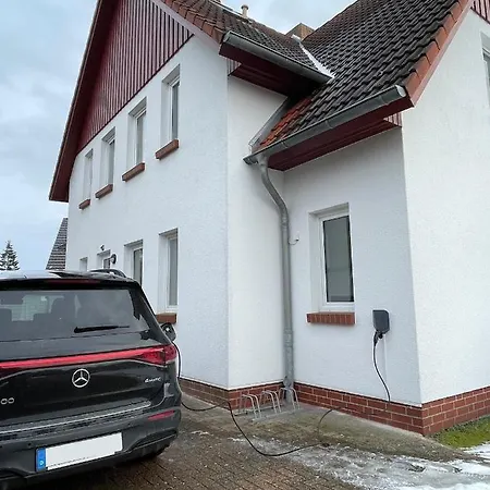 Meerfarbig - Haustierfrei -balkon - Glasfaser - Parkplatz - Fahrradschuppen - Zentral&ruhig - E-ladesaeule - Waschtrockner - Nichtraucher Zingst