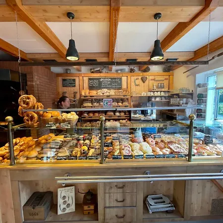 Meerfarbig - Haustierfrei -balkon - Glasfaser - Parkplatz - Fahrradschuppen - Zentral&ruhig - E-ladesaeule - Waschtrockner - Nichtraucher Apartamento