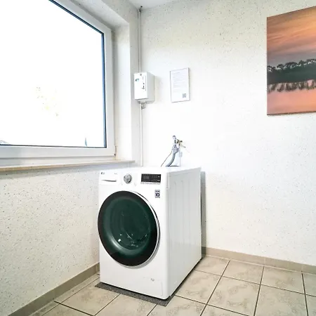 Meerfarbig - Haustierfrei -balkon - Glasfaser - Parkplatz - Fahrradschuppen - Zentral&ruhig - E-ladesaeule - Waschtrockner - Nichtraucher Apartamento Zingst