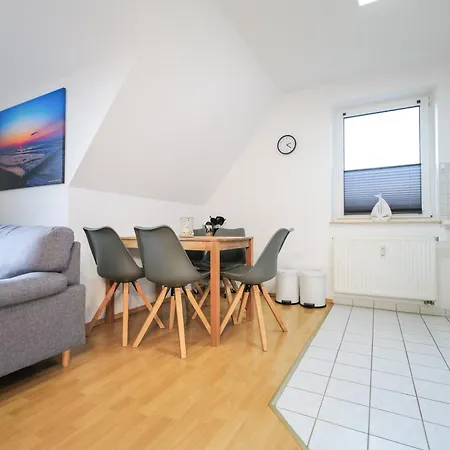 Meerfarbig - Haustierfrei -balkon - Glasfaser - Parkplatz - Fahrradschuppen - Zentral&ruhig - E-ladesaeule - Waschtrockner - Nichtraucher Zingst