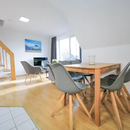 Meerfarbig - Haustierfrei -balkon - Glasfaser - Parkplatz - Fahrradschuppen - Zentral&ruhig - E-ladesaeule - Waschtrockner - Nichtraucher *