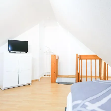 Meerfarbig - Haustierfrei -balkon - Glasfaser - Parkplatz - Fahrradschuppen - Zentral&ruhig - E-ladesaeule - Waschtrockner - Nichtraucher