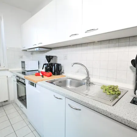 Haustierfrei - Meerfarbig - Glasfaser -balkon - Parkplatz - Fahrradschuppen - Zentral&ruhig - E-ladesaeule - Waschtrockner - Nichtraucher - Allergikerfreundlich 아파트 *