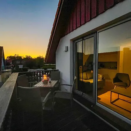 Meerfarbig - Haustierfrei -balkon - Glasfaser - Parkplatz - Fahrradschuppen - Zentral&ruhig - E-ladesaeule - Waschtrockner - Nichtraucher Apartamento Zingst